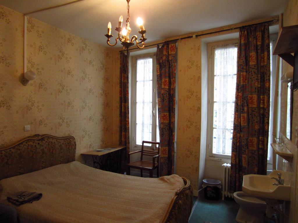 Hotel D'Orleans Paris Gare De L'Est Room photo